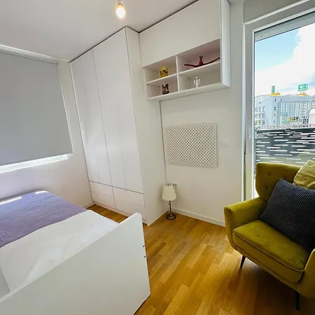 Apartment King With Private Parking