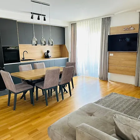 Apartment King With Private Parking Zadar