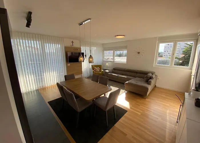 King With Private Parking * Задар