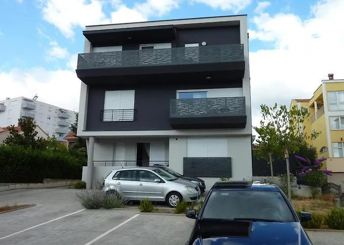 King With Private Parking Апартаменты Задар