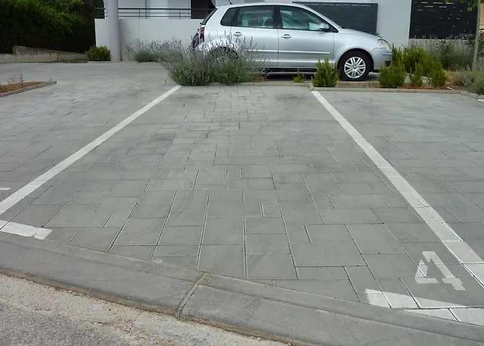 King With Private Parking * Задар